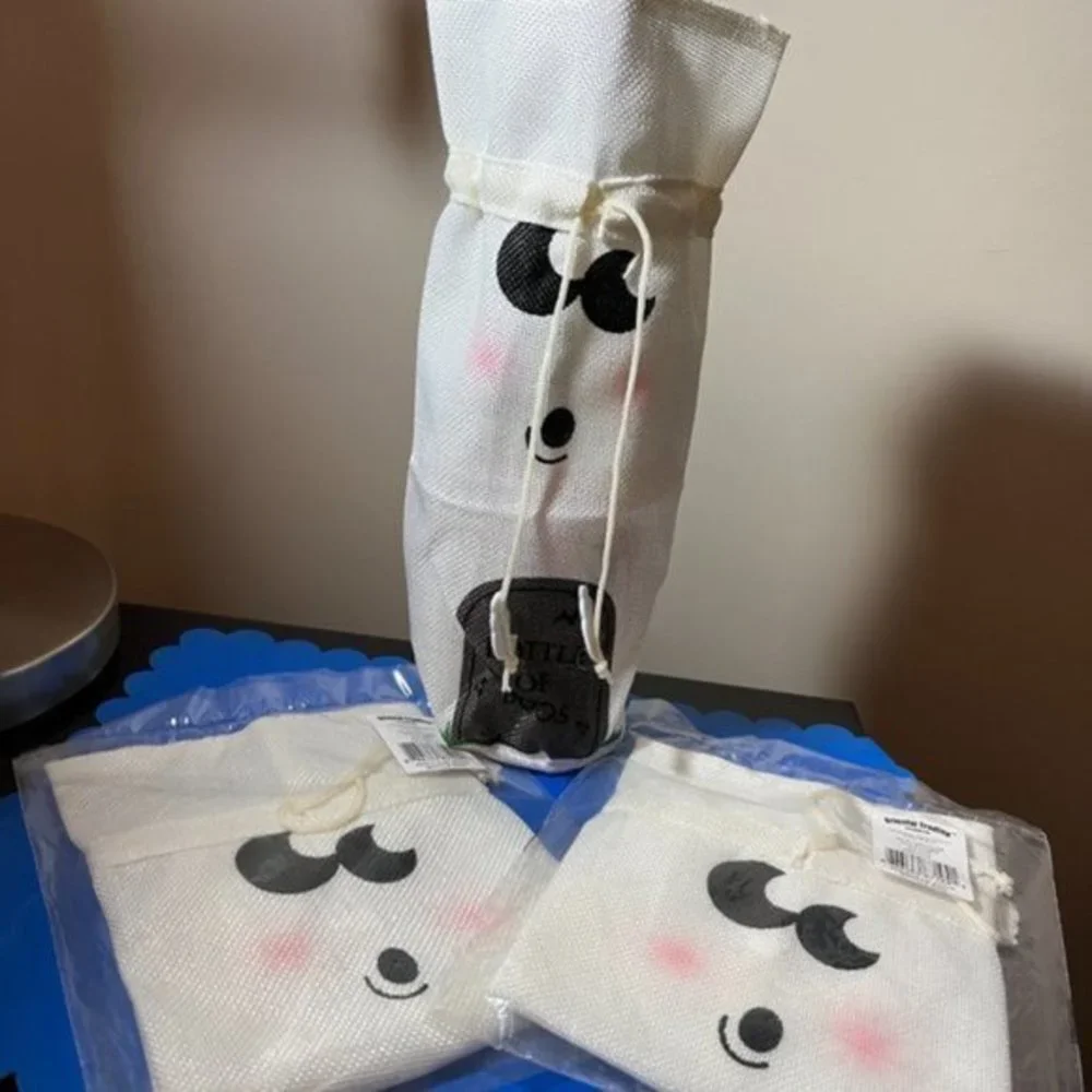 Wine Bags -‎ Ghost Themed - Lot if THREE (new) (Party Supplies)